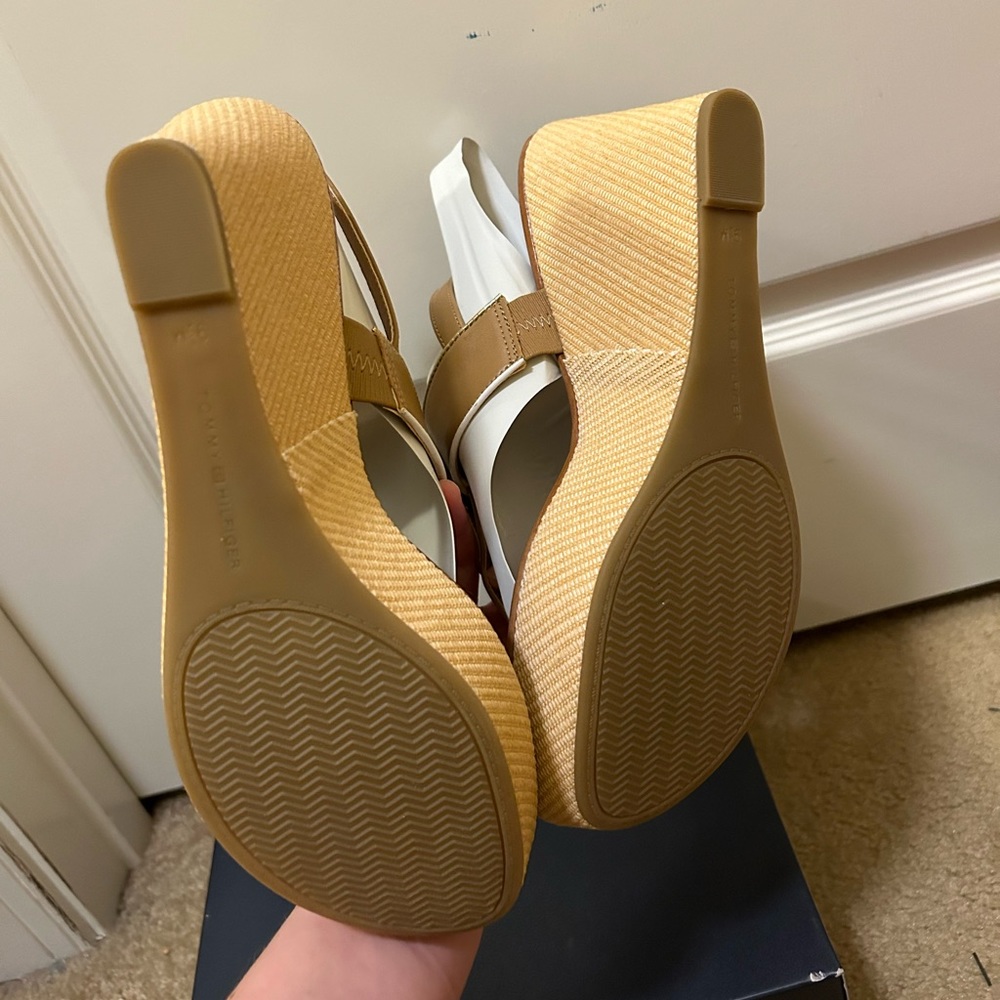 NWT Tommy Hilfiger Maree natural wedged heels - Picture 6 of 7